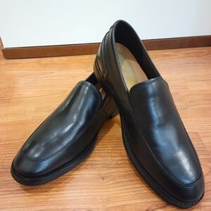 SOLD - Clarks Men's Black Leather Loafers